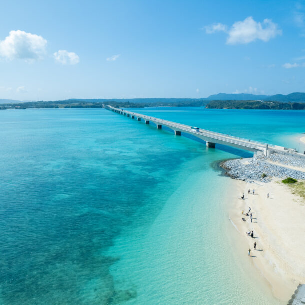 古宇利大橋と青い海 / Kouri Bridge across the turquoise sea