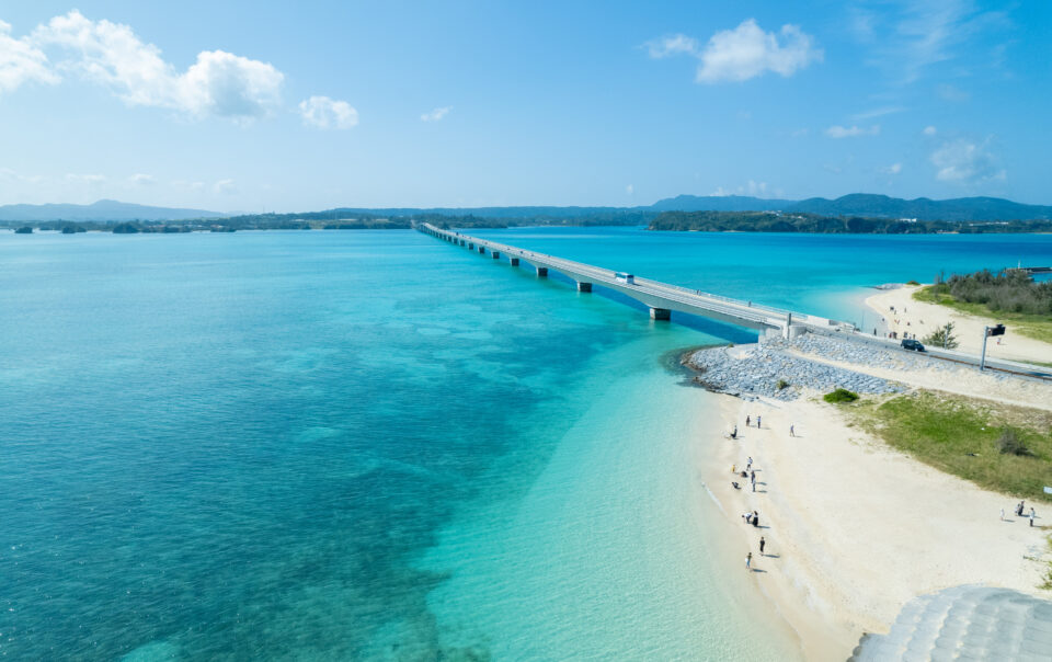 古宇利大橋と青い海 / Kouri Bridge across the turquoise sea